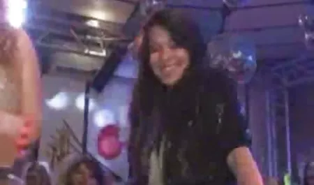 Roxy ön kıçını kisa erotik video uzun bir süre üvey babası onu kedi değil, bir profesyonel gibi ve