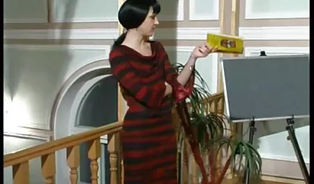 Süper seksi yaşlı sürtük erotik sahneler sevişme horoz emmek ve yemek seviyor