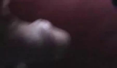 İki adam ona erotik yabancı video geldi