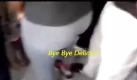 Şanslı beyefendi iki Babes kisa erotik video tarafından emilir horoz alır!