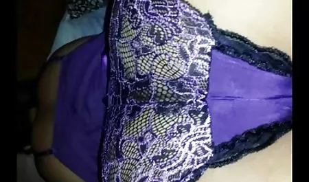 Sevimli kız Öğrenci Iris Rose her zaman en iyi toplama alır erotik yeni videolar