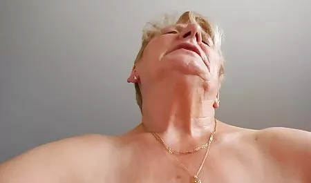 Alman olgun sevişme erotik sahneler göğüsleri canavar