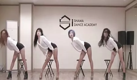 İki eurotik video üst ağır Sluts oynamak