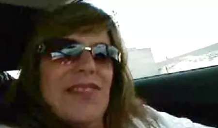 Seksi patron Sylvia bir sage erotizm videolari ilk çalışan ve onu kedi