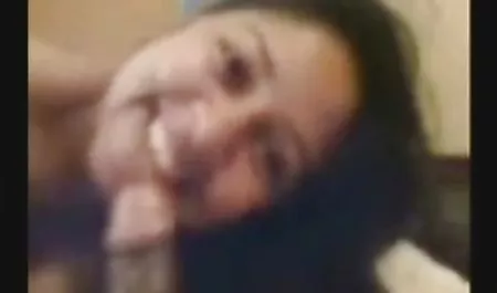 Kız büyük horoz yaşlı bir erotik sahneler sevişme adamı yutar