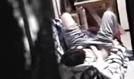 İki seksi erotik liseliler Babes terk edilmiş bir binada sikeyim